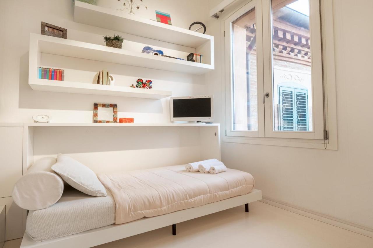 Charming Flat In Centro A Ferrara Con Posto Auto别墅 外观 照片